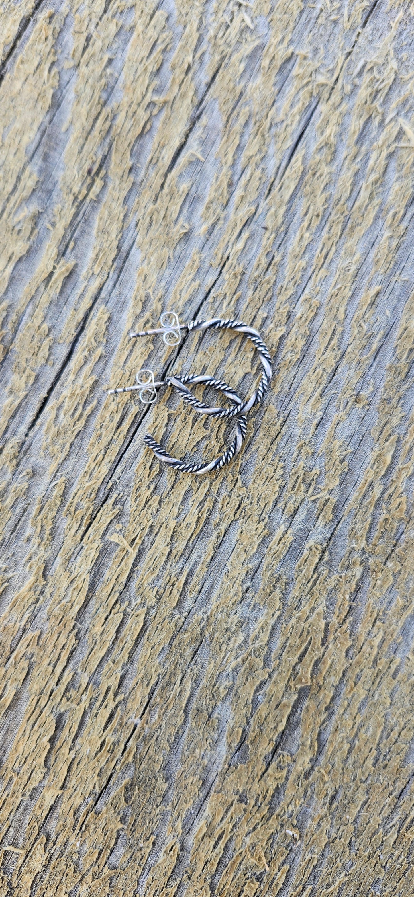 Twisted wire hoops 1/2"