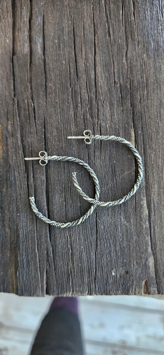 Twisted wire hoops 1"